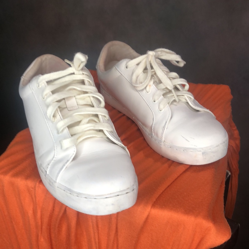 Banana Republic Classic White Sneakers - Picture 2 of 5